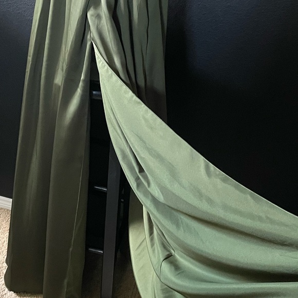 Vera Wang collection from Davids bridal. - Picture 6 of 8